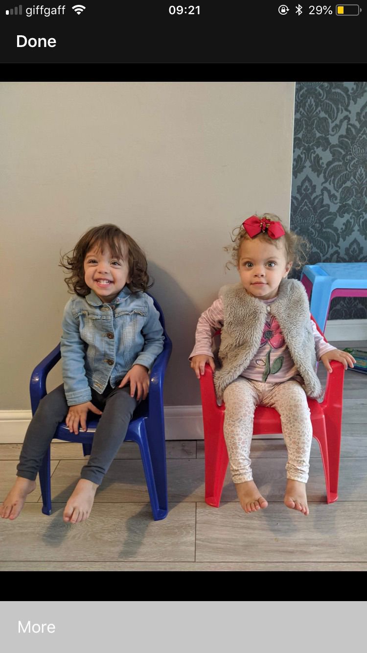 Ella-Mae Michaelski and twins Bella & Ruby Rainbow Trust i Christmas Appeal 2021 Image via anna.jackson@rainbowtrust.org.uk