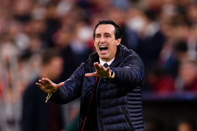 MUNICH, GERMANY - APRIL 12: Villarreal Head Coach Unai Emery gestures during the UEFA Champions League Quarter Final Leg Two match between Bayern M??nchen and Villarreal CF at Football Arena Munich on April 12, 2022 in Munich, Germany. (Photo by Marcio Machado/Eurasia Sport Images/Getty Images)