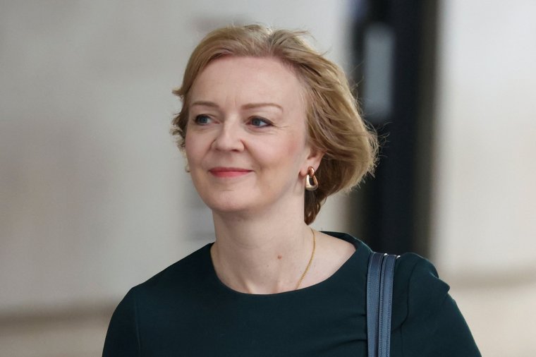 Conservative leadership candidate Liz Truss arrives at Broadcasting House ahead of her appearance on BBC's Sunday with Laura Kuenssberg show in London, Britain September 4, 2022. REUTERS/Phil Noble