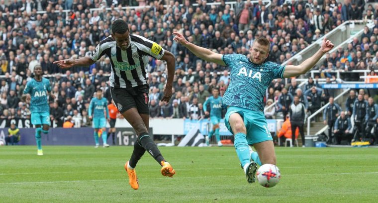 NEWCASTLE UPON TYNE, ENGLAND - APRIL 23: Newcastle United's Alexander Isak scores his sides fourth goal during the Premier League match between Newcastle United and Tottenham Hotspur at St. James Park on April 23, 2023 in Newcastle upon Tyne, United Kingdom. (Photo by Alex Dodd - CameraSport via Getty Images)