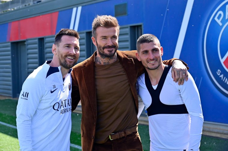 PARIS, FRANCE - APRIL 27: Leo Messi, David Beckham and Marco Verratti pose after a Paris Saint-Germain training session on April 27, 2023 in Paris, France. (Photo by Aurelien Meunier - PSG/PSG via Getty Images)