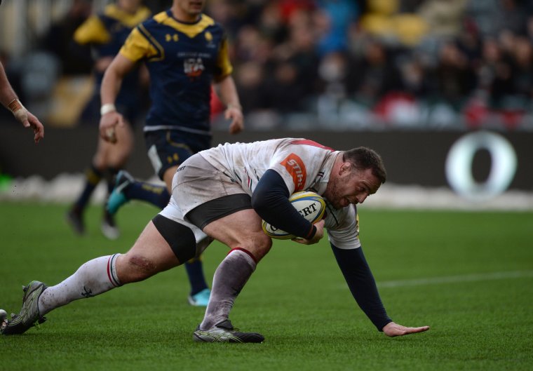 WORCESTER, ENGLAND - MARCH 04: Greg Bateman of Leicester scores their second try of the game during the Aviva Premiership match between Worcester Warriors and Leicester Tigers at Sixways Stadium on March 4, 2018 in Worcester, England. (Photo by Nathan Stirk/Getty Images)