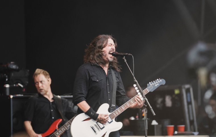 GLASTONBURY, ENGLAND - JUNE 23: Dave Grohl of the Foo Fighters performs at Day 3 of Glastonbury Festival 2023 on June 23, 2023 in Glastonbury, England. (Photo by Ki Price/WireImage)