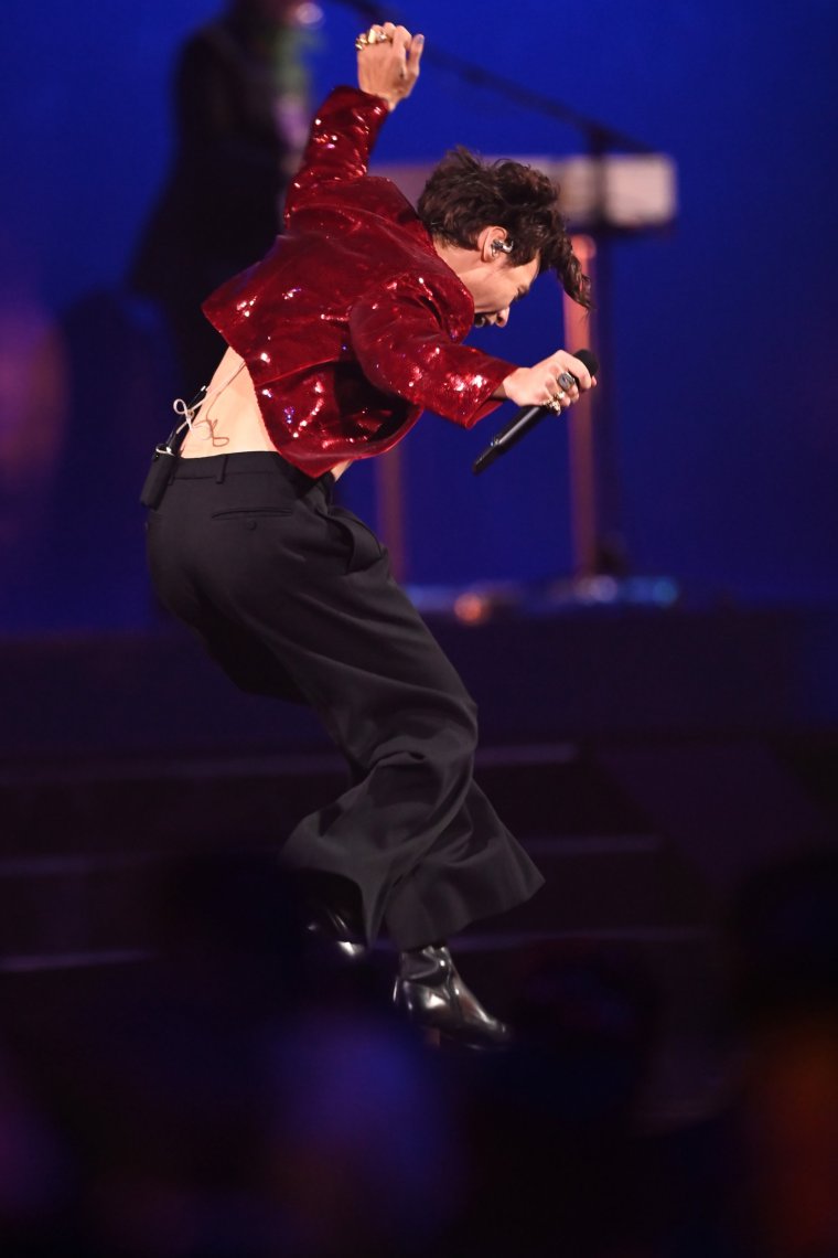 LONDON, ENGLAND - FEBRUARY 11: EDITORIAL USE ONLY Harry Styles performs on stage during The BRIT Awards 2023 at The O2 Arena on February 11, 2023 in London, England. (Photo by Dave J Hogan/Getty Images)