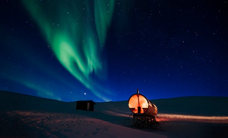 snowmobiling in Svalbard Norway Arctic Circle Image supplied by:frangelica.flook@cedartreepr.com]