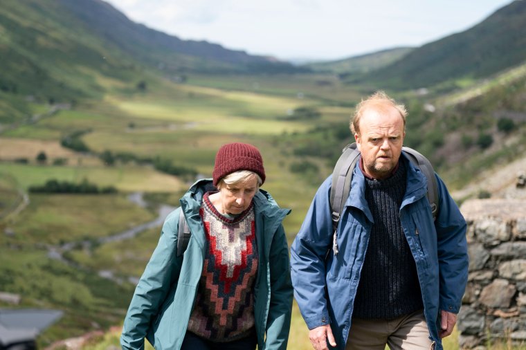 ITV STUDIOS MR BATES Vs POST OFFICE Pictured: TOBY JONES as Alan Bates and JULIE HESMONDHALGH as Suzanne. This photograph is (C) ITV Plc and can only be reproduced for editorial purposes directly in connection with the programme or event mentioned above, or ITV plc. This photograph must not be manipulated [excluding basic cropping] in a manner which alters the visual appearance of the person photographed deemed detrimental or inappropriate by ITV plc Picture Desk. This photograph must not be syndicated to any other company, publication or website, or permanently archived, without the express written permission of ITV Picture Desk. Full Terms and conditions are available on the website www.itv.com/presscentre/itvpictures/terms For further information please contact: patrick.smith@itv.com