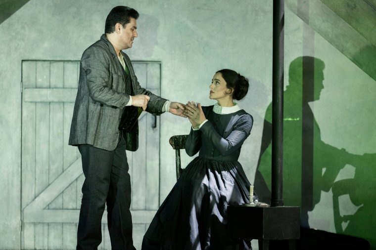 Saimir Pirgu and Ruzan Mantashyan as Rodolfo and Mimi (Photo: Camilla Greenwell)