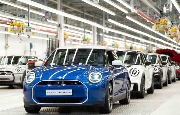 EMBARGOED TO 0001 THURSDAY JANUARY 25 File photo dated 11/09/23 of the new Mini Cooper Electric on the production line at the BMW Mini plant at Cowley in Oxford. The number of vehicles built in the UK topped one million last year for the first time since 2019, new figures show. A total of 1,025,474 cars and commercial vehicles were built, an increase of 17% on the previous year, said the Society of Motor Manufacturers and Traders (SMMT). Issue date: Thursday January 25, 2024. PA Photo. See PA story INDUSTRY Cars. Photo credit should read: Joe Giddens/PA Wire