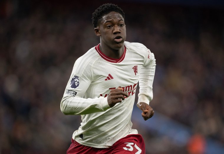 BIRMINGHAM, ENGLAND - FEBRUARY 11: Kobbie Mainoo of Manchester United in action during the Premier League match between Aston Villa and Manchester United at Villa Park on February 11, 2024 in Birmingham, England. (Photo by Joe Prior/Visionhaus via Getty Images)