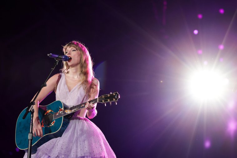 SINGAPORE, SINGAPORE - MARCH 02: EDITORIAL USE ONLY. NO BOOK COVERS Taylor Swift performs during "Taylor Swift | The Eras Tour" at the National Stadium on March 02, 2024 in Singapore. (Photo by Ashok Kumar/TAS24/Getty Images for TAS Rights Management)