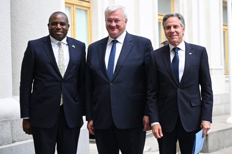 KYIV, UKRAINE - SEPTEMBER 11: UK Foreign Secretary David Lammy and US Secretary of State, Anthony Blinken are greeted by Foreign Minister of Ukraine Andrii Sybiha on September 11, 2024 in Kyiv, Ukraine. The British Foreign Secretary joined his American counterpart on a visit to Ukraine to discuss the country's military needs in its fight against Russia. (Photo by Leon Neal/Getty Images)