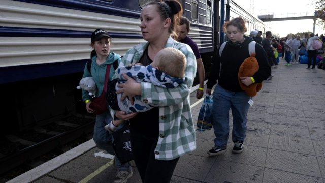 How to help Ukraine, from where to donate to hosting a refugee