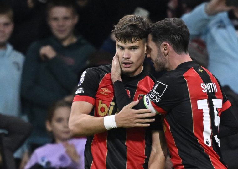 Soccer Football - Premier League - AFC Bournemouth v Manchester City - Vitality Stadium, Bournemouth, Britain - November 2, 2024 AFC Bournemouth's Milos Kerkez and Adam Smith celebrate after Evanilson scores their second goal REUTERS/Tony O Brien EDITORIAL USE ONLY. NO USE WITH UNAUTHORIZED AUDIO, VIDEO, DATA, FIXTURE LISTS, CLUB/LEAGUE LOGOS OR 'LIVE' SERVICES. ONLINE IN-MATCH USE LIMITED TO 120 IMAGES, NO VIDEO EMULATION. NO USE IN BETTING, GAMES OR SINGLE CLUB/LEAGUE/PLAYER PUBLICATIONS. PLEASE CONTACT YOUR ACCOUNT REPRESENTATIVE FOR FURTHER DETAILS..