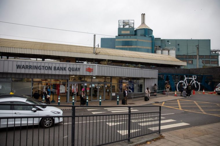 07/11/24 Warrington - Bank Quay Railway Station