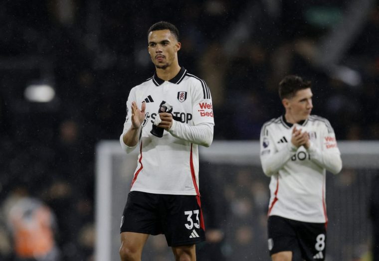 Soccer Football - Premier League - Fulham v Wolverhampton Wanderers - Craven Cottage, London, Britain - November 23, 2024 Fulham's Antonee Robinson looks dejected at the end of the match Action Images via Reuters/Andrew Couldridge EDITORIAL USE ONLY. NO USE WITH UNAUTHORIZED AUDIO, VIDEO, DATA, FIXTURE LISTS, CLUB/LEAGUE LOGOS OR 'LIVE' SERVICES. ONLINE IN-MATCH USE LIMITED TO 120 IMAGES, NO VIDEO EMULATION. NO USE IN BETTING, GAMES OR SINGLE CLUB/LEAGUE/PLAYER PUBLICATIONS. PLEASE CONTACT YOUR ACCOUNT REPRESENTATIVE FOR FURTHER DETAILS..