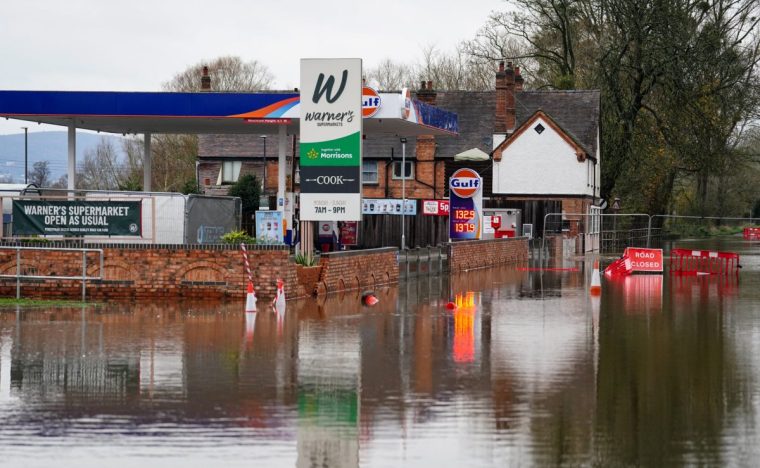 Hanley Road in Upton upon Severn which is closed due to flooding. Trains have been cancelled in parts of southern England after heavy rainfall flooded railway lines during Storm Conall. It comes just days after Storm Bert left hundreds of homes flooded, turned roads into rivers and saw winds of more than 80mph. Picture date: Wednesday November 27, 2024. PA Photo. See PA story WEATHER Conall. Photo credit should read: David Davies/PA Wire