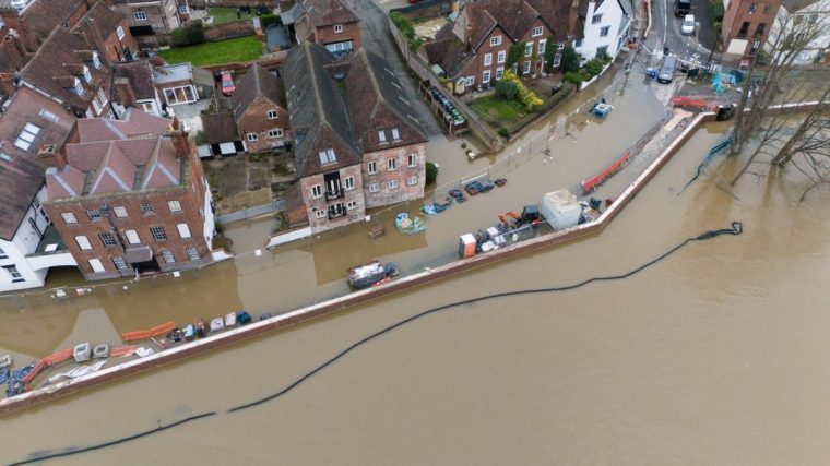 High river levels remain on the river Severn in Bewdley, Worcestershire, after Storm Darragh brought strong gusts and heavy rain to many parts of the country over the weekend. Picture date: Tuesday December 10, 2024. PA Photo. Photo credit should read: Jacob King/PA Wire