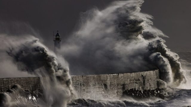 UK to face winds of up to 70mph as yellow weather warnings in place