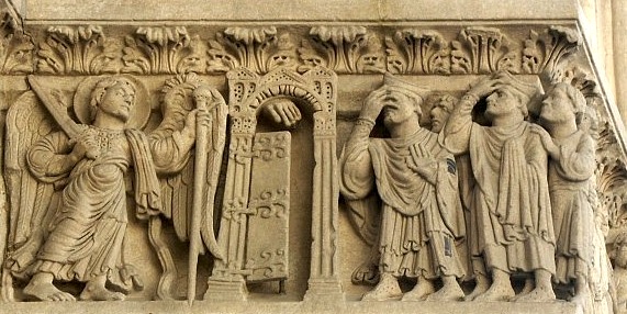 Angel and Damned at the Gates of Heaven, Saint Trophime, Arles (photo: author)