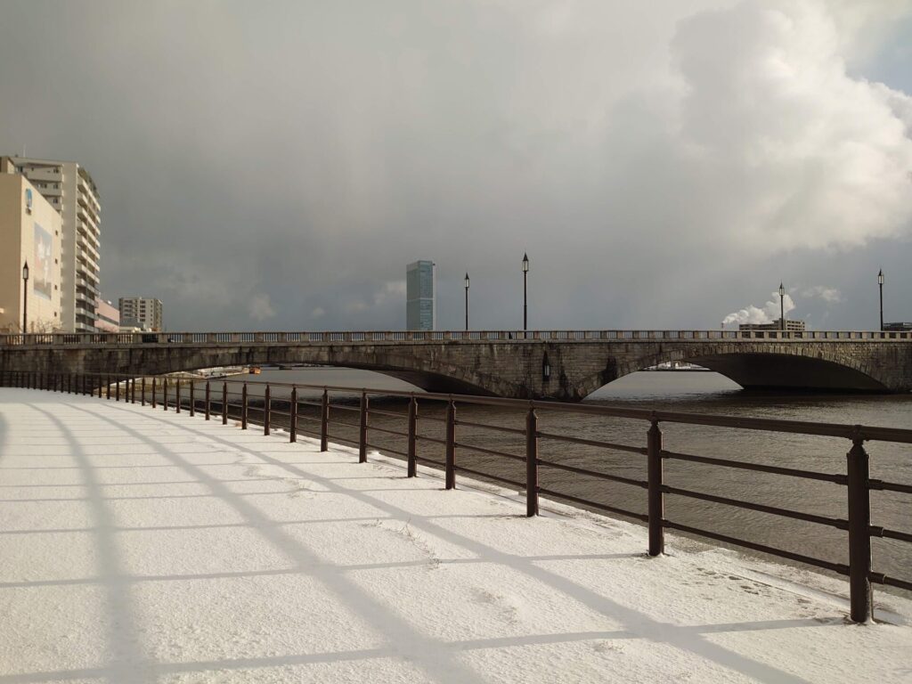 雪の新潟市