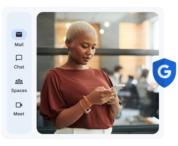 Une utilisatrice parcourt Workspace sur son téléphone cellulaire, protégée par la sécurité de Workspace.