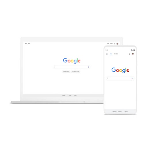 Ein Laptop und ein Smartphone, auf denen die Google Suche zu sehen ist