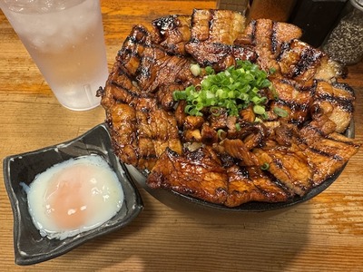 ２４／１０／２８炭焼豚丼豚野郎　大豚丼０９