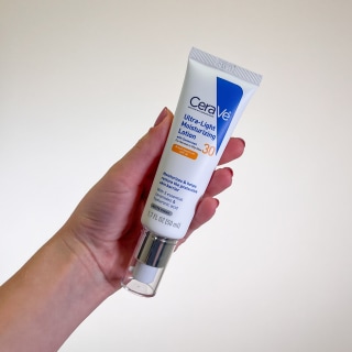 Ultra-Light Moisturizing Lotion With SPF 30