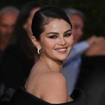 Selena Gomez Has a Zit