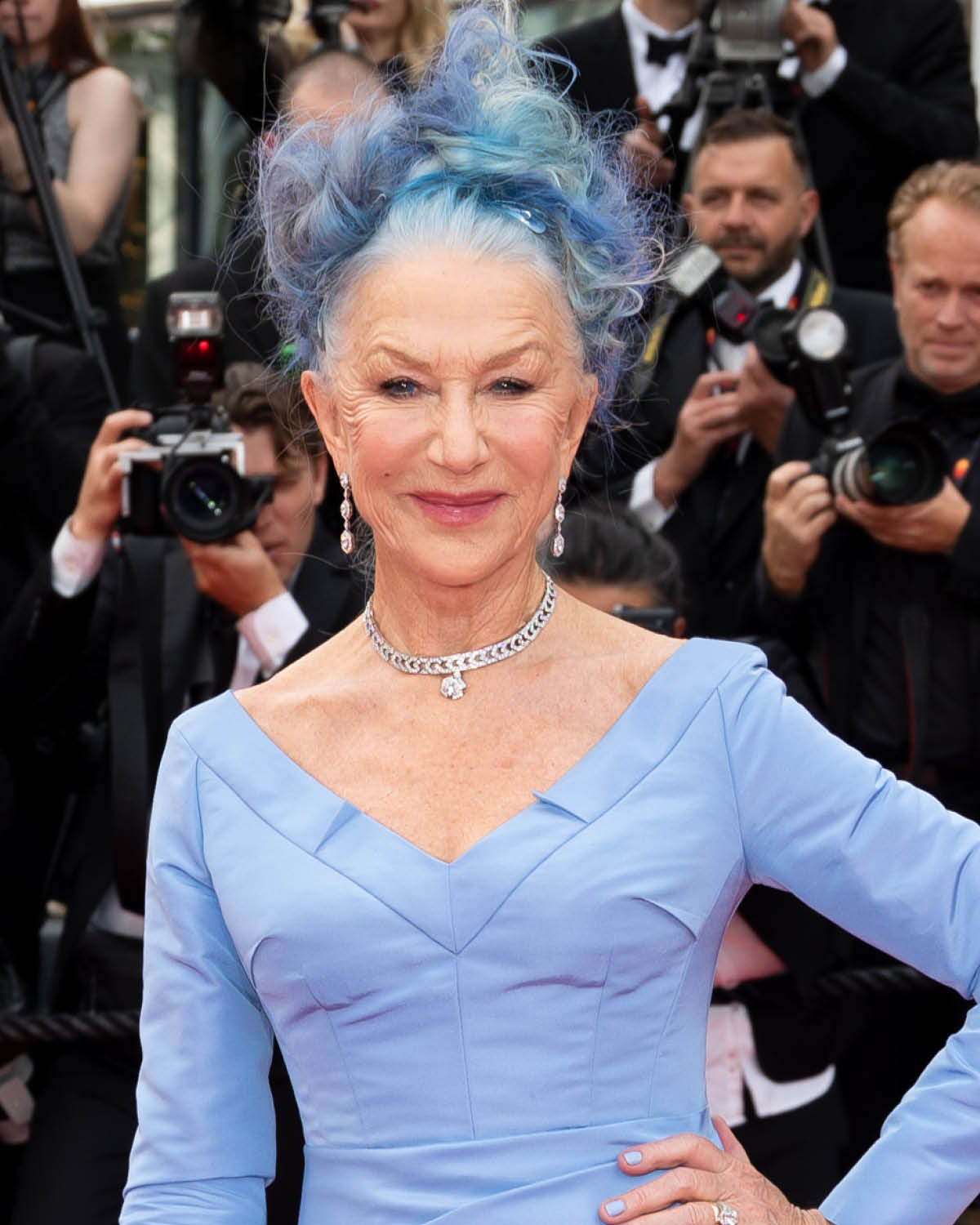 Helen Mirren with sapphire hair — hair color trends 2025