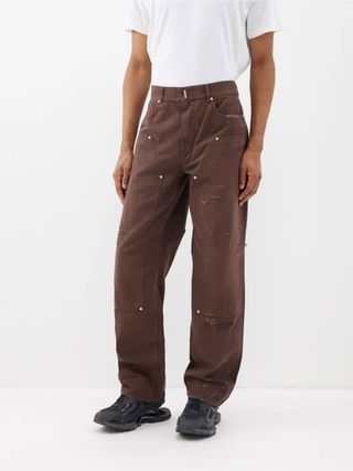 For Autumn 2023 Givenchy is giving workwear an opulent twist with the very appropriatelynamed Carpenter jeans. Submerged...