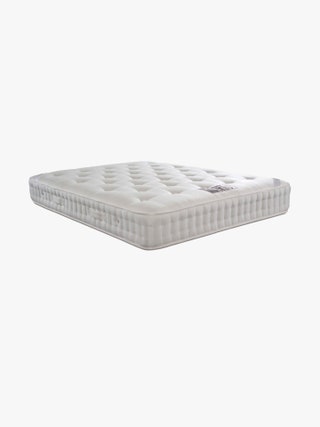 Sleepeezee's 'Hotel Edwardian 2000' reviewed by Heidi Quill for British GQ's best mattress guide