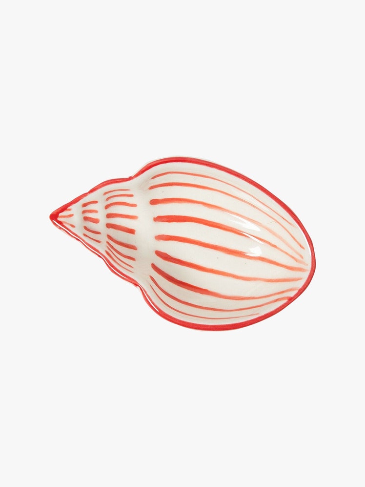 Best Gifts for Mum as handpicked by Jessie Atkinson for British GQ: Oliver Bonas shell-shaped trinket dish