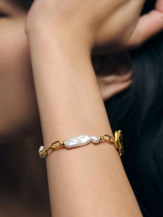 Best Gifts for Her selected for British GQ by Jessie Atkinson Monica Vinader x Amy Powney Bracelet