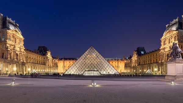 Louvre Pyramid