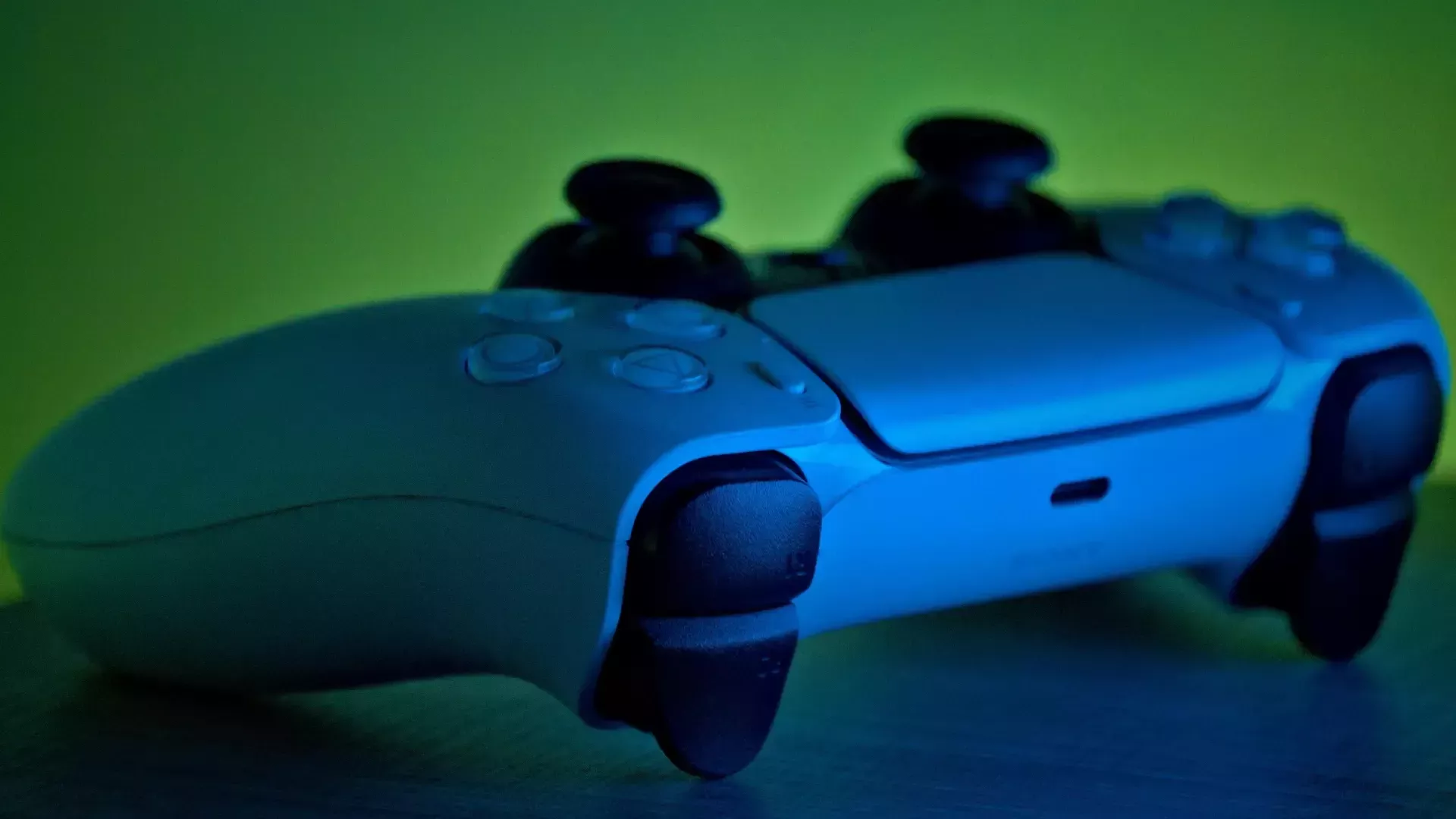 Comment démonter une manette PS5 : Tutoriel simple et complet