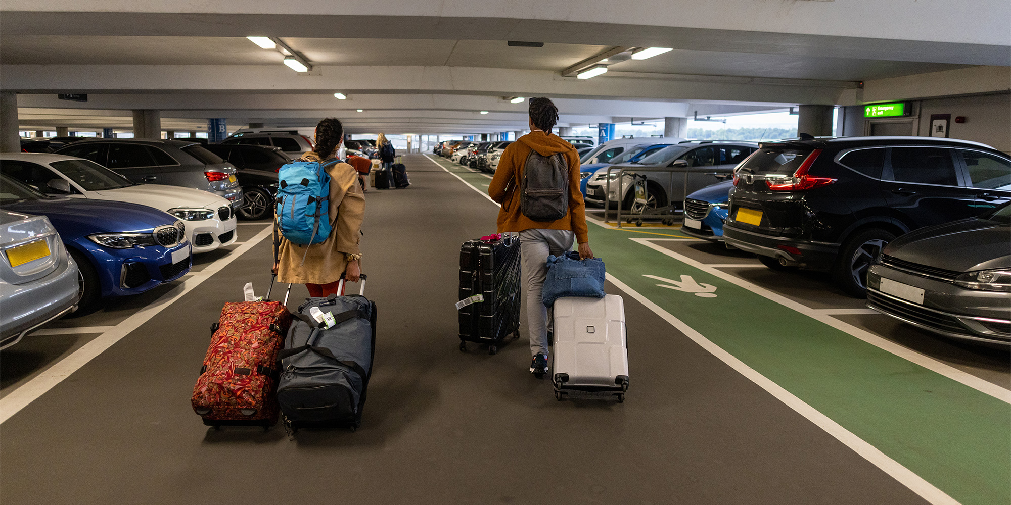 cheaper airport parking book one hour before