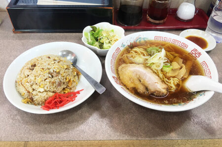 高岡市【新三陽 中田店】まさに昔ながらの中華そば♪ラーメンBセットが美味い！