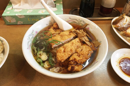 高岡市【餃子菜館 将来軒】パイコー麺！？のようなロースラーメン＆ビッグサイズのギョーザを食す♪