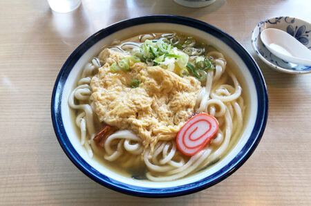 うえ田　玉子とじ天ぷらうどん