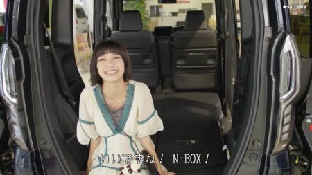 Youtubeでお姉さんとホンダ車「接客体験ムービー♪」N-BOXやN-WGN、ヴェゼル、ステップワゴン編など。