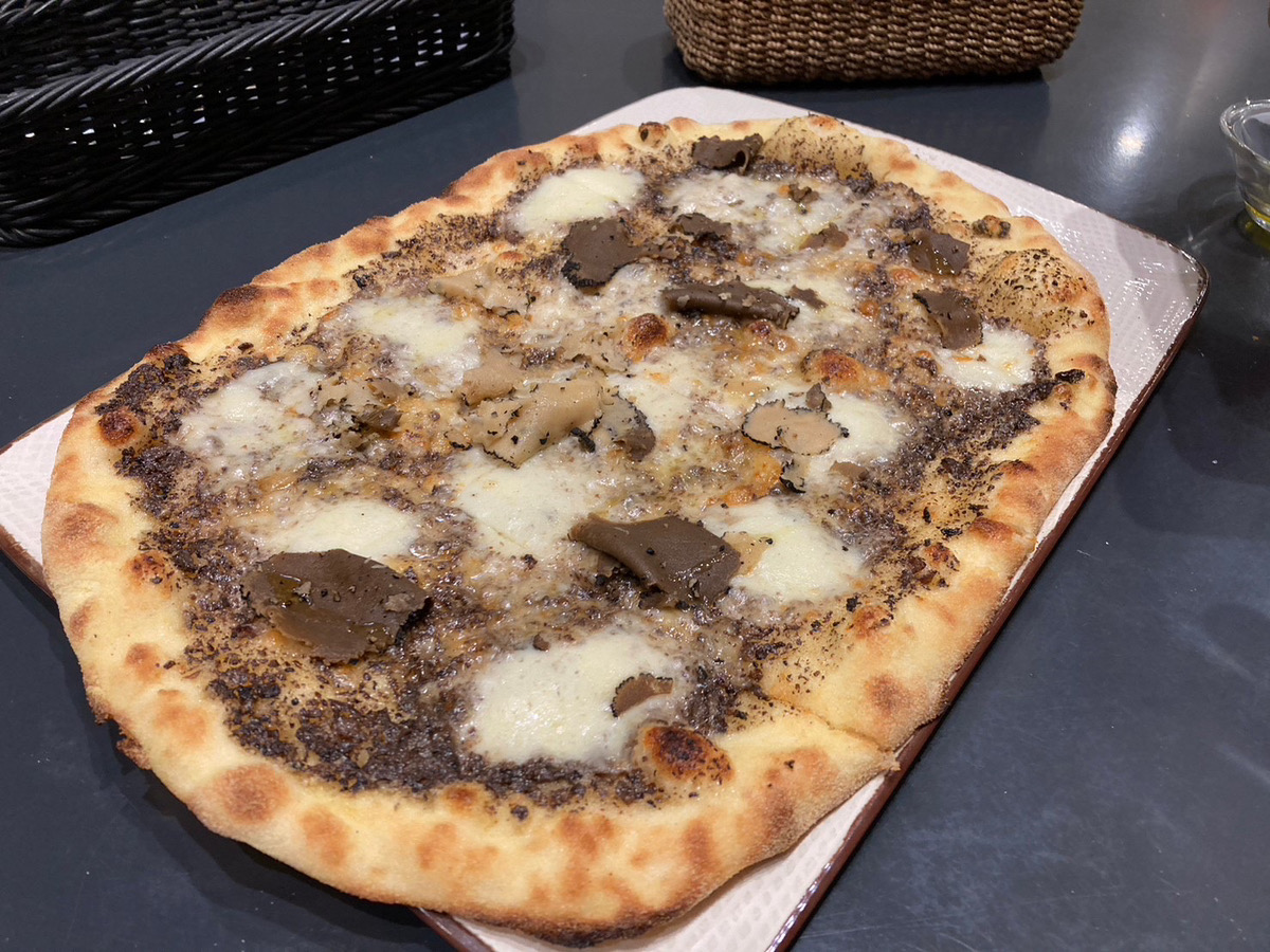 オービカ モッツァレラバー 高輪店　PIZZE　タルトゥーフォ　税込3950円