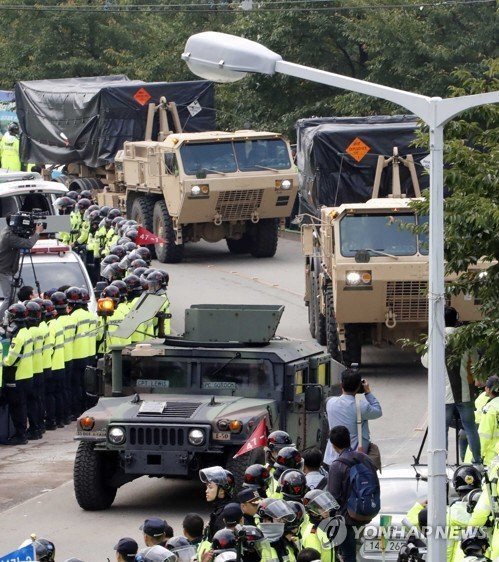 고고도미사일방어체계(THAAD·사드) 발사대가 성주로 진입 완료됐다. /연합뉴스