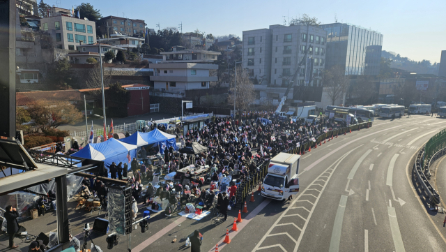 11일 오전 서울 용산구 한남동 대통령관저 인근 집회 현장. 채민석 기자