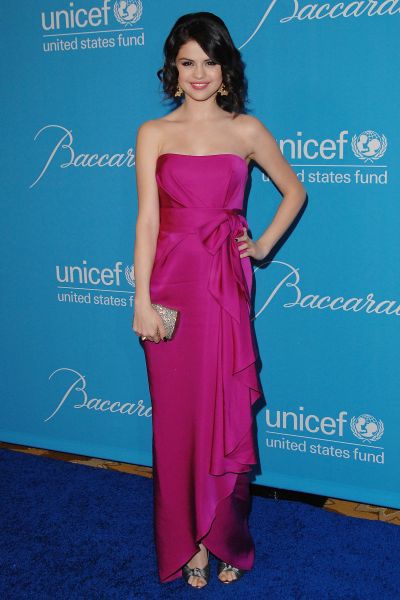 Image: Selena Gomez 2009, UNICEF Snowflake Ball.