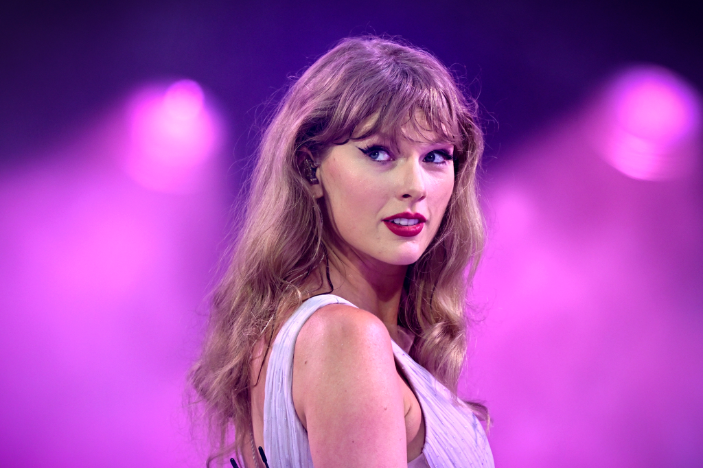 Taylor Swift gets emotional while celebrating last Eras Tour show in Toronto