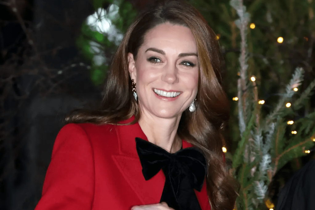 Watch Kate Middleton arrive at the ‘Together At Christmas’ carol service at Westminster Abbey