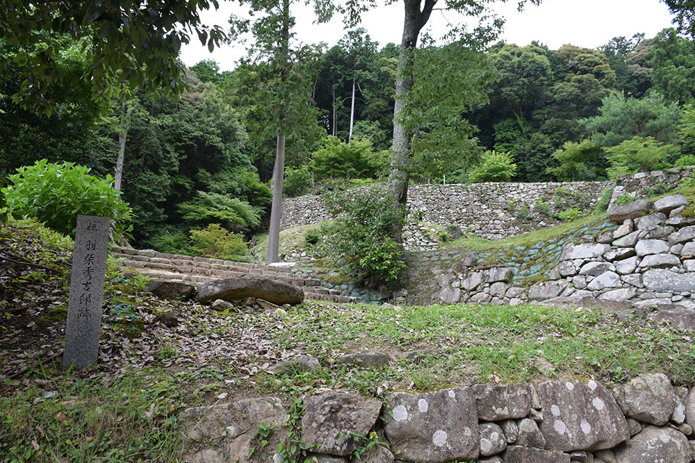 天下布武の象徴、安土城攻城記。　その３　＜伝羽柴秀吉邸跡＞_e0158128_15200541.jpg