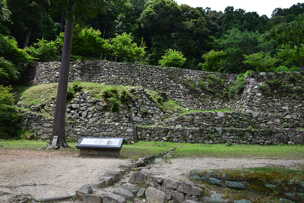 天下布武の象徴、安土城攻城記。　その３　＜伝羽柴秀吉邸跡＞_e0158128_15235869.jpg