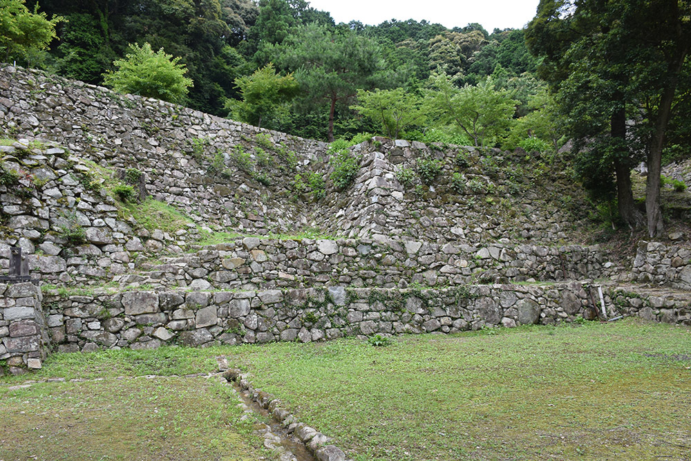 天下布武の象徴、安土城攻城記。　その３　＜伝羽柴秀吉邸跡＞_e0158128_15324513.jpg